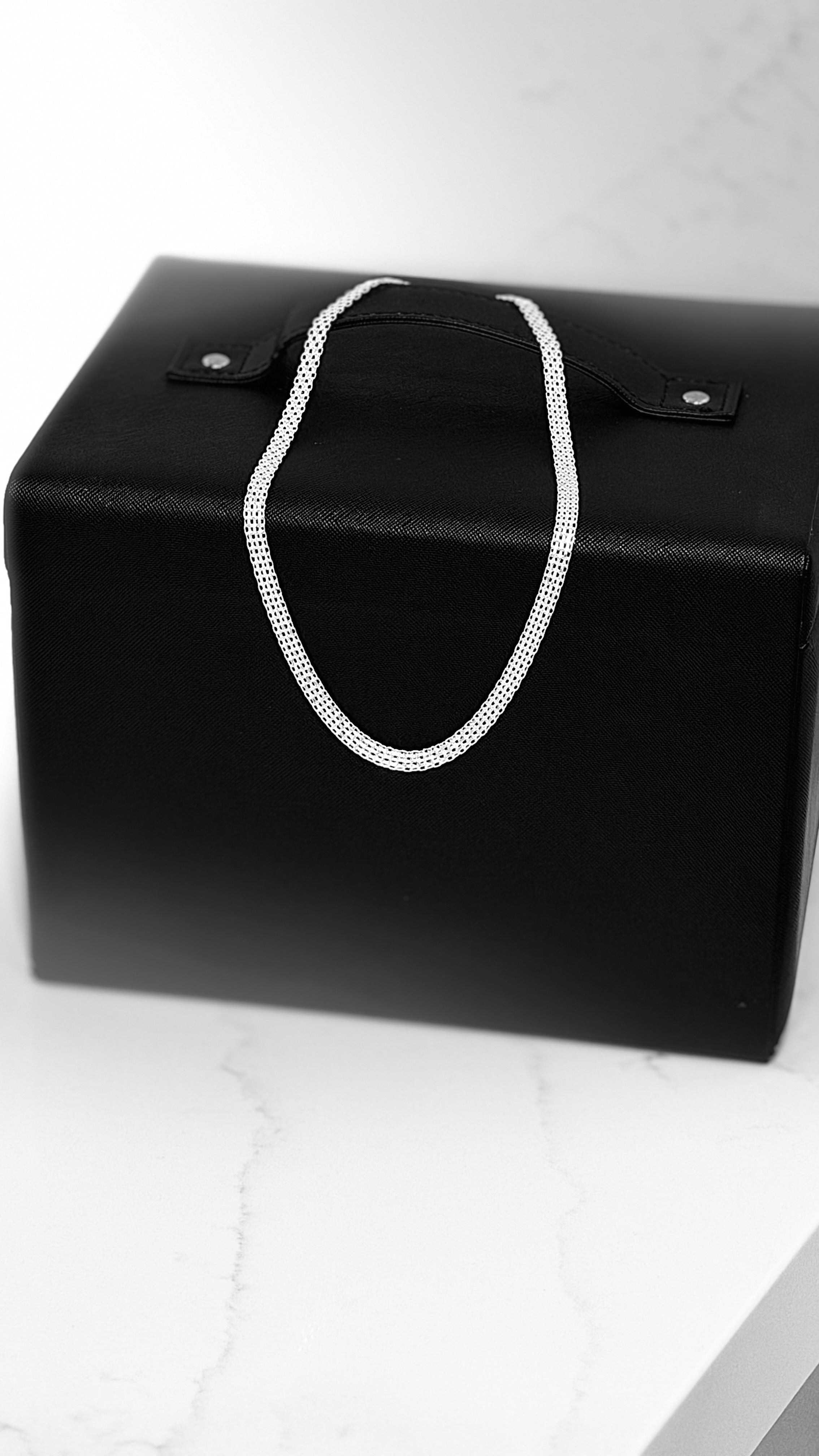 Mesh Collar